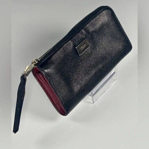 TODS Black Textured Leather corner Zip Wallet. Red interior. S - Picture 2 of 9